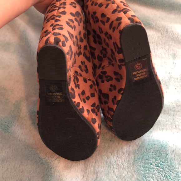 BRAND NEW cheetah print wedges! - Picture 4 of 4